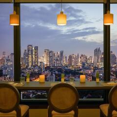 Отель AVANI Atrium Bangkok 4* Представительский номер с различными типами кроватей фото 9