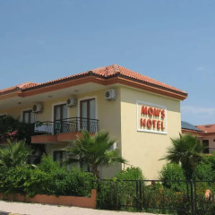 Moms Hotel вид на фасад фото 2