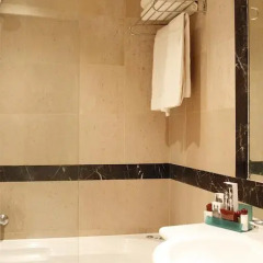 Boutique Hotel Trevi 4* Стандартный семейный номер с двуспальной кроватью фото 4