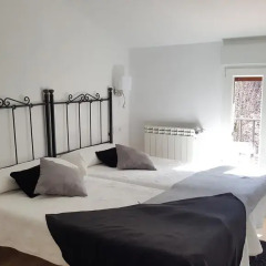 Отель Hostal Restaurante Nevandi Стандартный номер с различными типами кроватей фото 11