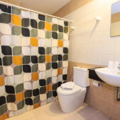 Отель Brother'S Residence Патонг ванная