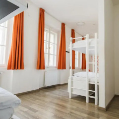 Отель Equity Point Prague Кровать в общем номере с двухъярусной кроватью фото 19