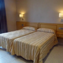 Отель Hostal Nuevo Colon Стандартный номер фото 5