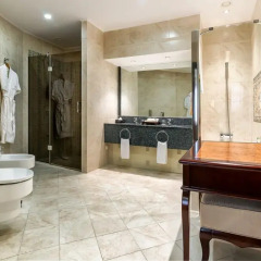 Гостиница Royal Tulip Almaty 5* Улучшенный номер с разными типами кроватей