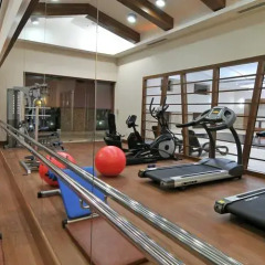 DoubleTree by Hilton Hotel Van фитнесс-зал фото 4