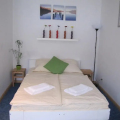 Отель Ferien-zimmer-berlin Wilmersdorfer Straße Берлин комната для гостей фото 13