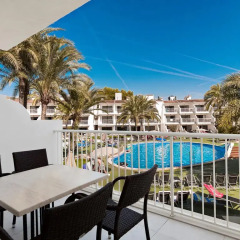 Отель Apartamentos Playas Cas Saboners Улучшенные апартаменты с различными типами кроватей