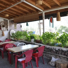 Ozlem Pension and Restaurant Турция, Мустафапаша - отзывы, цены и фото номеров - забронировать отель Ozlem Pension and Restaurant онлайн питание