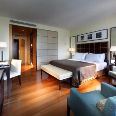 Отель Eurostars Grand Marina 5* Улучшенный номер с двуспальной кроватью фото 3