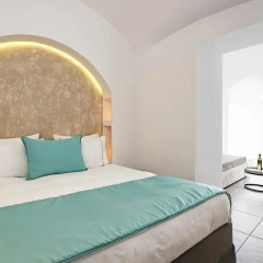 Отель Athina Luxury Suites 4* Люкс повышенной комфортности с различными типами кроватей фото 11