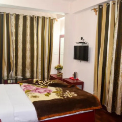 Отель FabHotel Red Cherry Residency M.G Marg комната для гостей фото 5