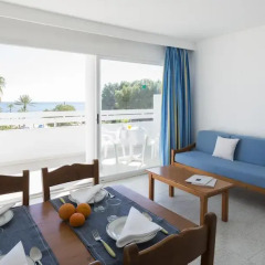 Апартаменты Magalluf Strip Apartment комната для гостей фото 5