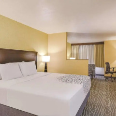 Отель La Quinta Inn & Suites Logan 3* Стандартный номер с различными типами кроватей