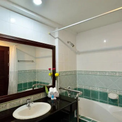 Samui First House Hotel 3* Стандартный семейный номер с различными типами кроватей фото 6