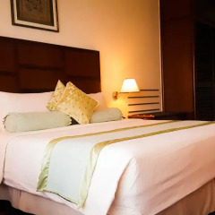Hulhule Island Hotel 4* Улучшенный номер с различными типами кроватей фото 4