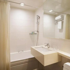 Отель Ramada Encore Seoul Dongdaemun 3* Улучшенный номер с различными типами кроватей фото 2