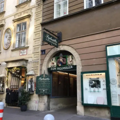 Отель Heart of Vienna Homes 3* Апартаменты с различными типами кроватей фото 20