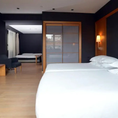 Hotel Barcelona Universal 4* Улучшенный номер с двуспальной кроватью фото 8
