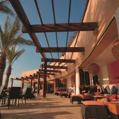 Отель Movenpick Resort & Spa Dead Sea гостиничный бар