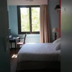 Отель Hôtel Berlioz 3* Улучшенный номер с двуспальной кроватью фото 9