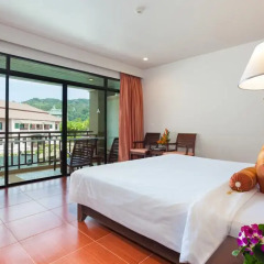 Отель Alpina Phuket Nalina Resort & Spa 4* Улучшенный номер с двуспальной кроватью фото 6