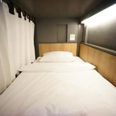 BRB Hostel Bangkok Silom Кровать в общем номере с двухъярусной кроватью фото 5