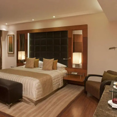 Отель Radisson Blu Plaza Delhi Airport 5* Улучшенный номер с различными типами кроватей