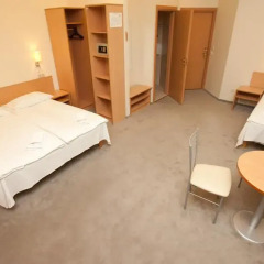 Toss Hotel 3* Стандартный семейный номер с двуспальной кроватью фото 4