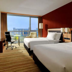 Отель Courtyard by Marriott Düsseldorf Hafen Германия, Дюссельдорф - отзывы, цены и фото номеров - забронировать отель Courtyard by Marriott Düsseldorf Hafen онлайн комната для гостей фото 3