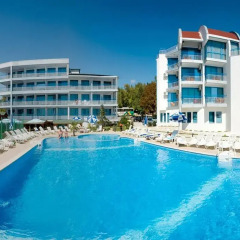 Отель Iceberg Hotel Болгария, Балчик - отзывы, цены и фото номеров - забронировать отель Iceberg Hotel онлайн бассейн фото 3
