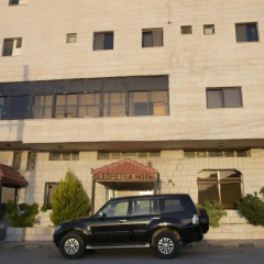 Отель Cleopetra Hotel Иордания, Вади-Муса - отзывы, цены и фото номеров - забронировать отель Cleopetra Hotel онлайн парковка