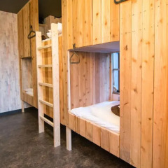 Tonagi Hostel And Cafe Кровать в общем номере фото 5