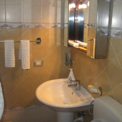 Drini Hotel 3* Стандартный номер с двуспальной кроватью