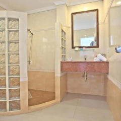 Отель Crystal Bay Beach Resort 3* Стандартный номер с двуспальной кроватью фото 4