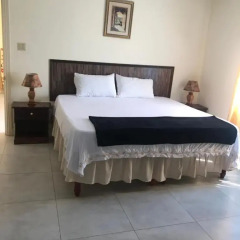Отель Kingston Paradise Place Guesthouse Люкс с различными типами кроватей фото 14