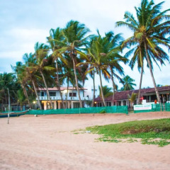 Отель Cinnamon Gardens парковка