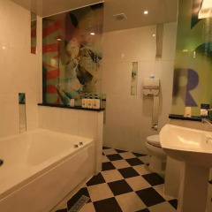 Haeundae Grimm Hotel 2* Номер Делюкс с различными типами кроватей фото 27