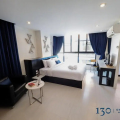 130 Hotel & Residence Bangkok 3* Улучшенный номер с различными типами кроватей фото 9