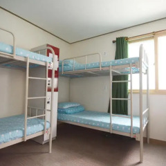 Kimchee Downtown Guesthouse - Hostel Кровать в общем номере с двухъярусной кроватью фото 15