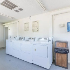 Отель Las Vegas Camping Resort Cabin 2 США, Лас-Вегас - отзывы, цены и фото номеров - забронировать отель Las Vegas Camping Resort Cabin 2 онлайн интерьер отеля фото 2