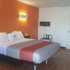Отель Motel 6 Columbus OSU 2* Стандартный номер с различными типами кроватей фото 14