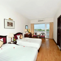 Century Riverside Hotel Hue 4* Номер Делюкс с различными типами кроватей фото 6