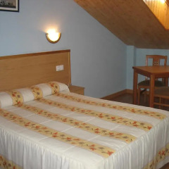 Hotel Reyes de León 2* Улучшенный номер с различными типами кроватей фото 2