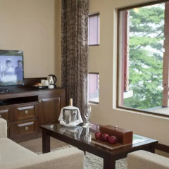 Отель Amaya Hills 4* Улучшенный номер с различными типами кроватей фото 5