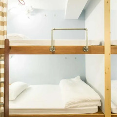 Barn And Bed Hostel Кровать в общем номере фото 17