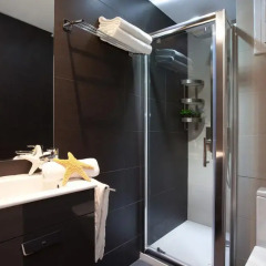 Отель Enjoybcn Diagonal Nord Apartment Испания, Оспиталет-де-Льобрегат - отзывы, цены и фото номеров - забронировать отель Enjoybcn Diagonal Nord Apartment онлайн ванная