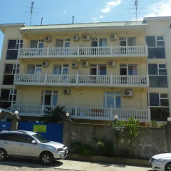 Гостиница Guest House Alpiisky na Stanislavskogo парковка