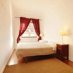 Отель Lisbon Story Guesthouse 3* Стандартный номер с двуспальной кроватью (общая ванная комната) фото 10