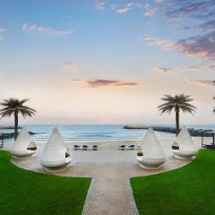 Отель The Ajman Palace пляж фото 2