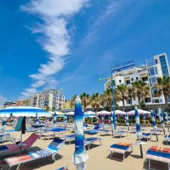 Iliria Internacional Hotel пляж